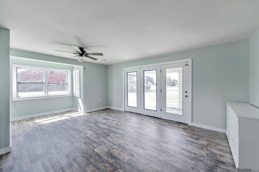 Building Photo - 10340 LA-1