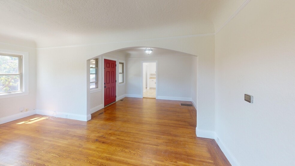 Building Photo - 1600 D St