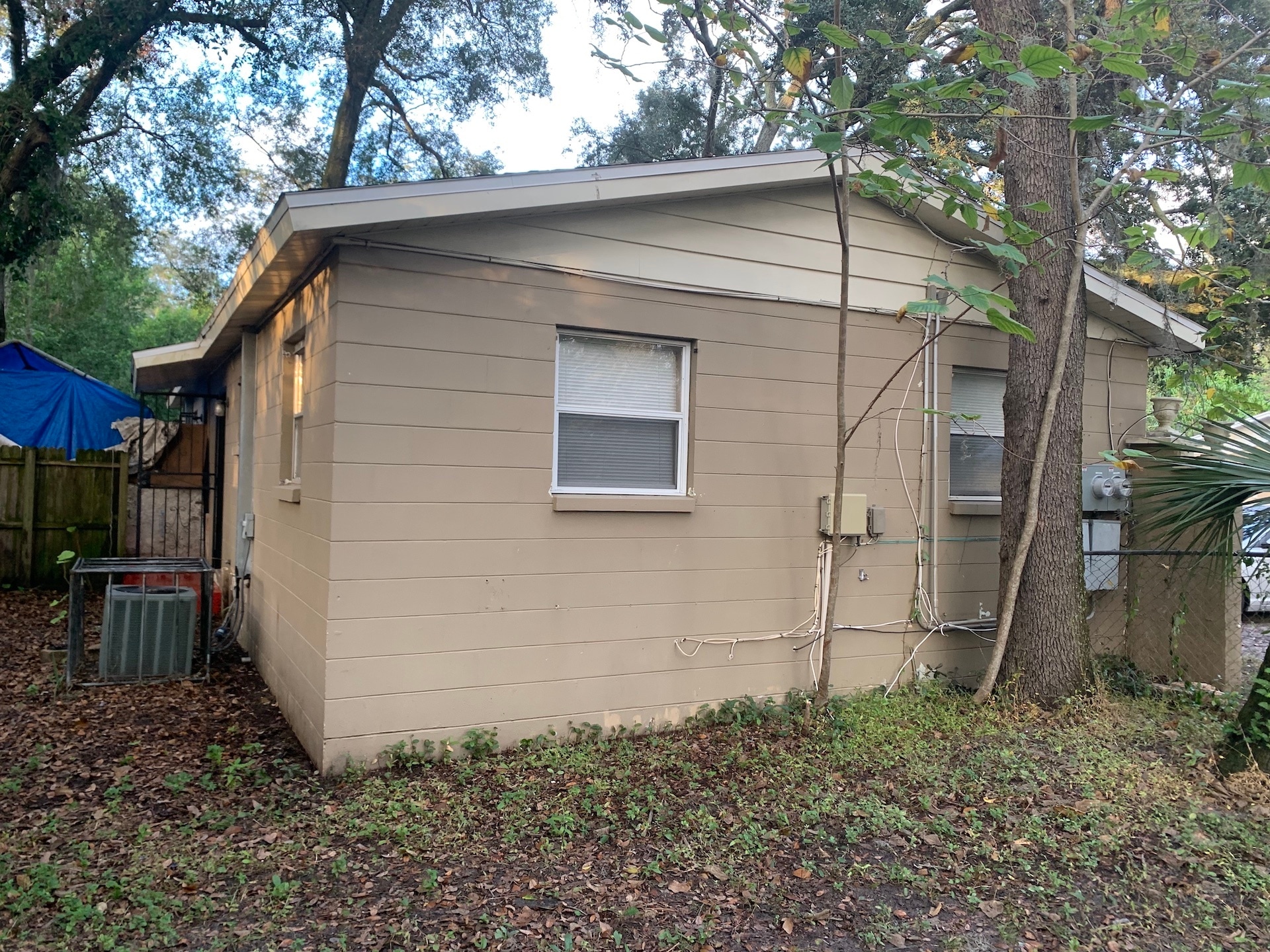 Building Photo - 10008 N Lantana Ave