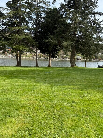 Building Photo - 6840 NE Wood Bay Ln