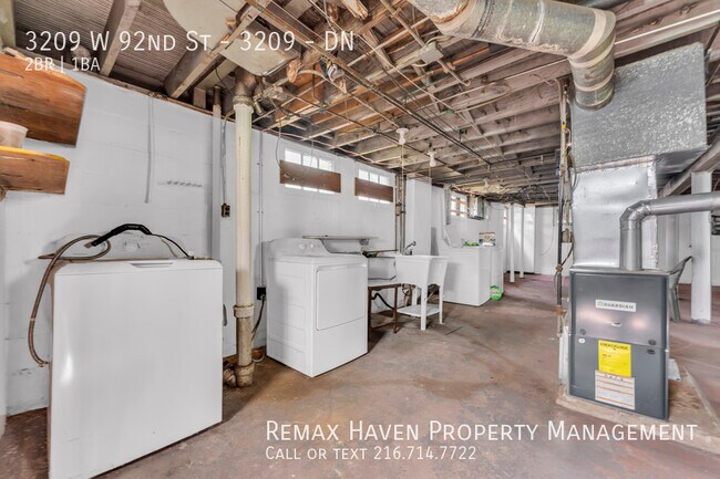 Building Photo - 3209 W 92nd St