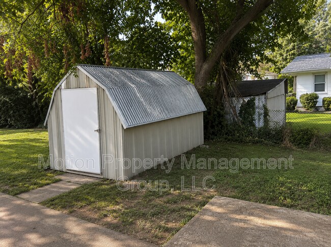 Building Photo - 3343 Gleason Dr