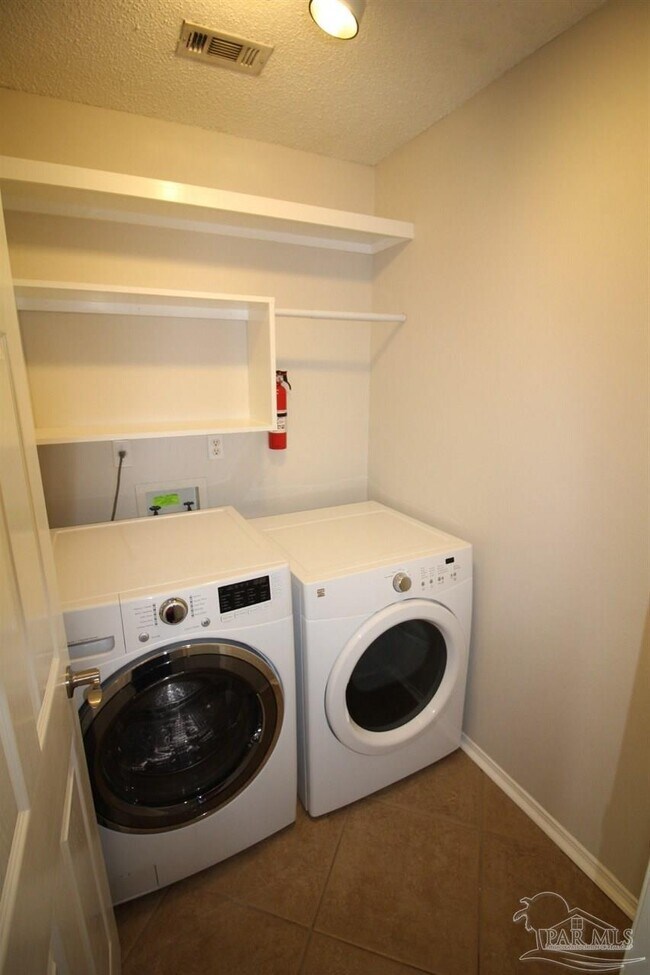 Building Photo - 319 Mirabelle Dr