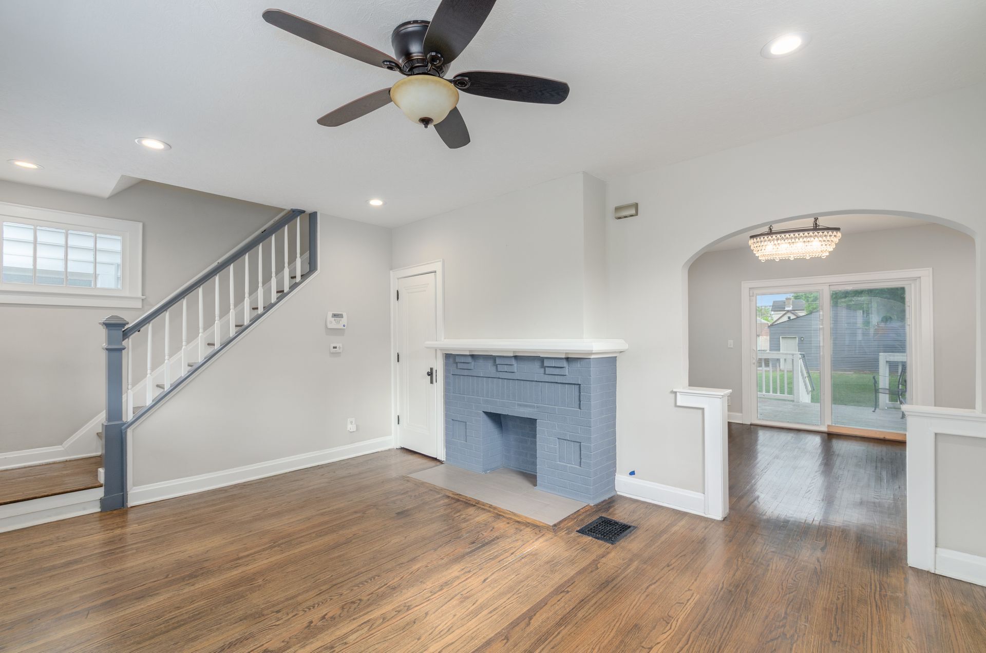 Building Photo - 556 Siebert St