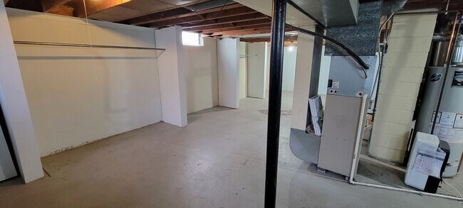Building Photo - 22305 Dorion St