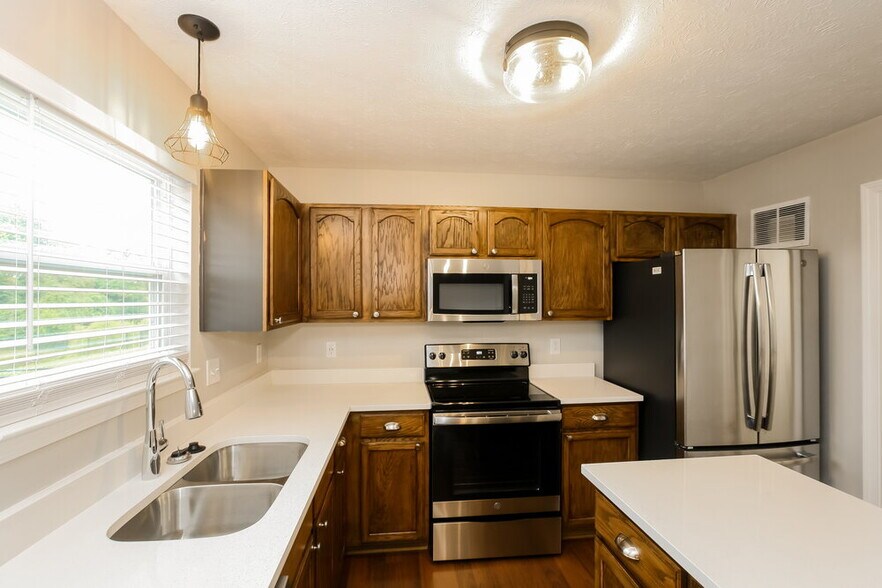 Building Photo - 1284 Constitution Dr