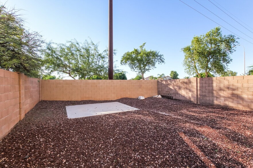 Building Photo - 2018 N 106th Ln