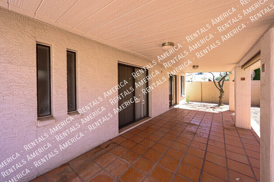 Building Photo - 3301 E Wescott Dr