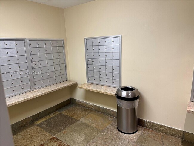Building Photo - 1755 E Hallandale Beach Blvd