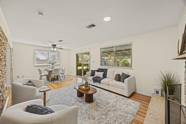 Building Photo - 3205 Whites Dr