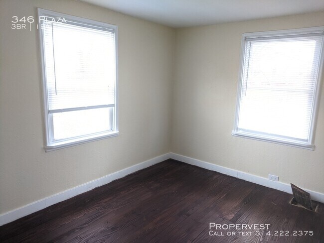 Building Photo - 346 Plaza Ave