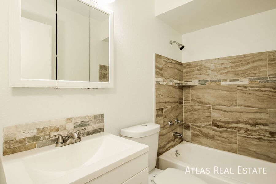 Building Photo - 4035 W Harmont Dr