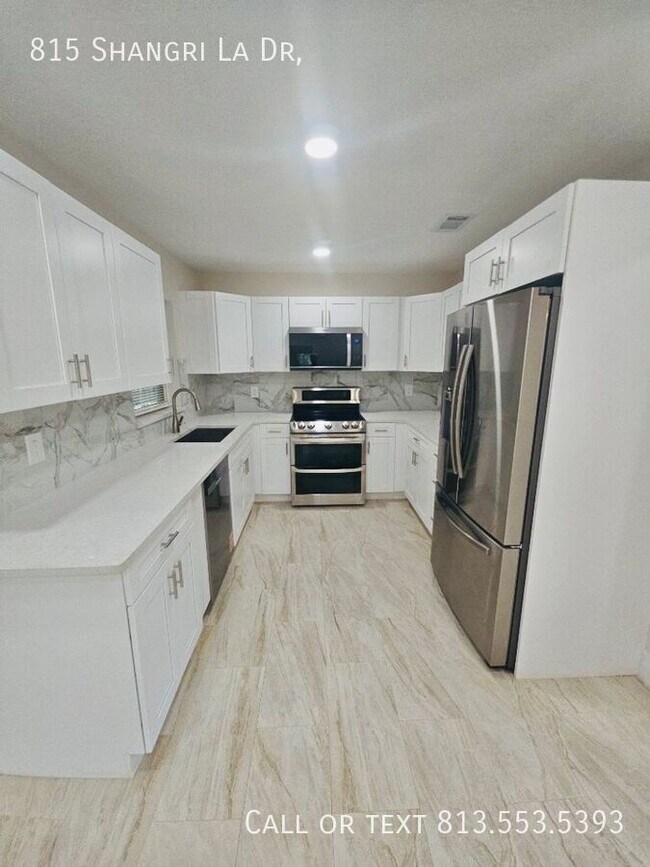 Building Photo - 815 Shangri La Dr