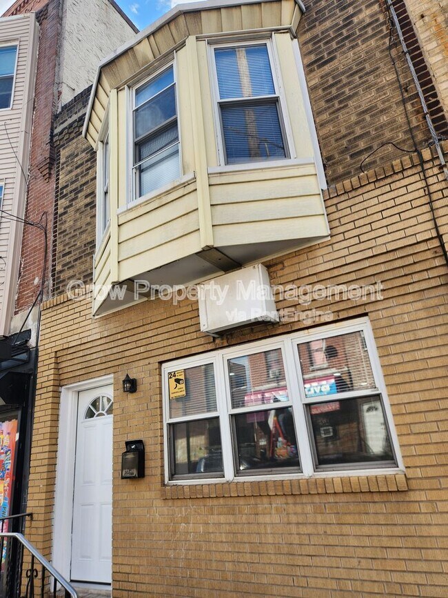 Building Photo - 1344 S 9th St