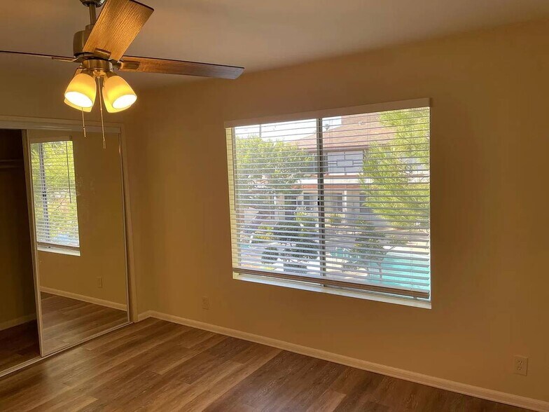 Building Photo - 2977 Mendoza Dr