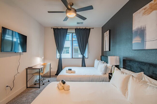 Building Photo - 15501 N Dial Blvd