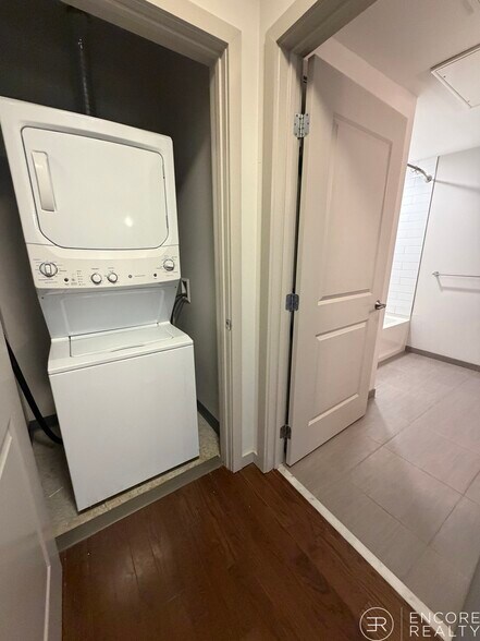 Building Photo - 40A Marion St