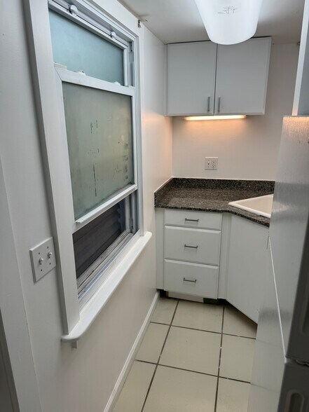 Building Photo - 922 Eaton St