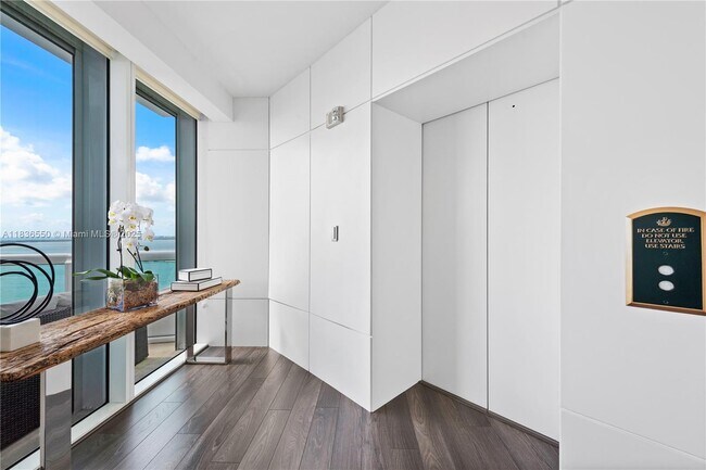 Building Photo - 1643 Brickell Ave
