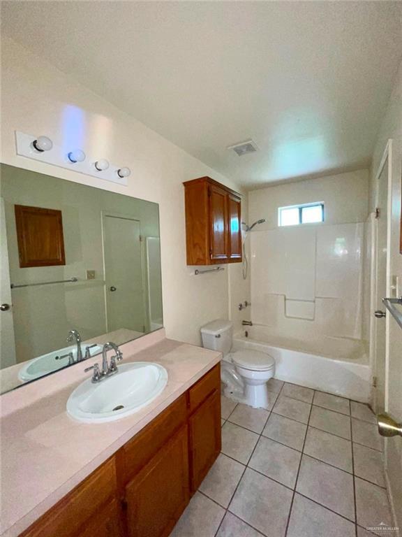 Building Photo - 624 S Pleasantview Dr