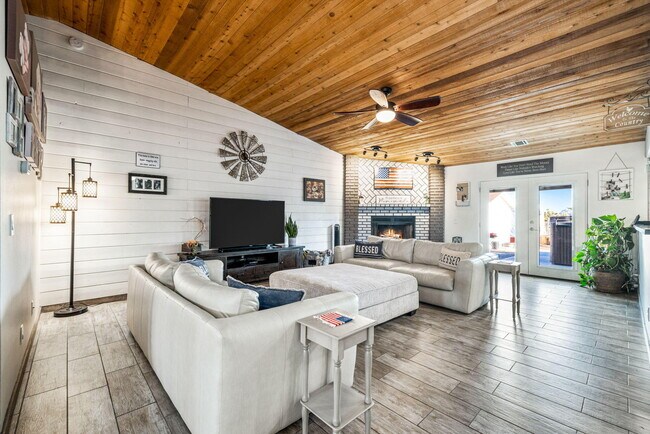 Building Photo - 51025 Burns Canyon Rd