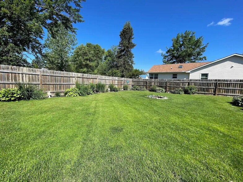 full fenced private backyard - 211 Grant St