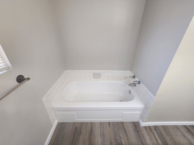Building Photo - Beautiful Remodled, 3 Bedroom Home!
