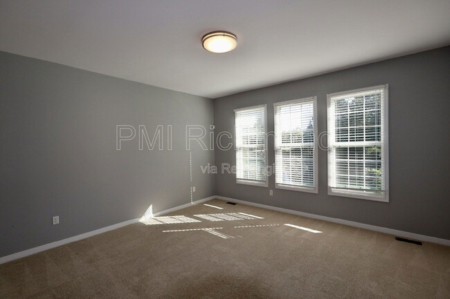 Building Photo - 7183 Yare St