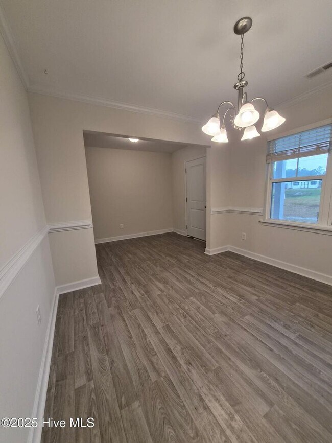 Building Photo - 616 Riggs Rd