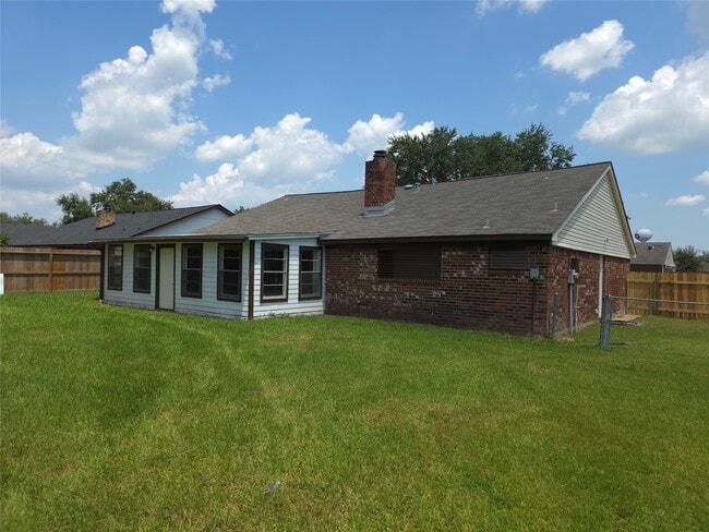 Building Photo - 4860 Kentington Dr