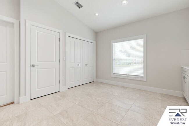 Building Photo - 22 Woodlyn Ln