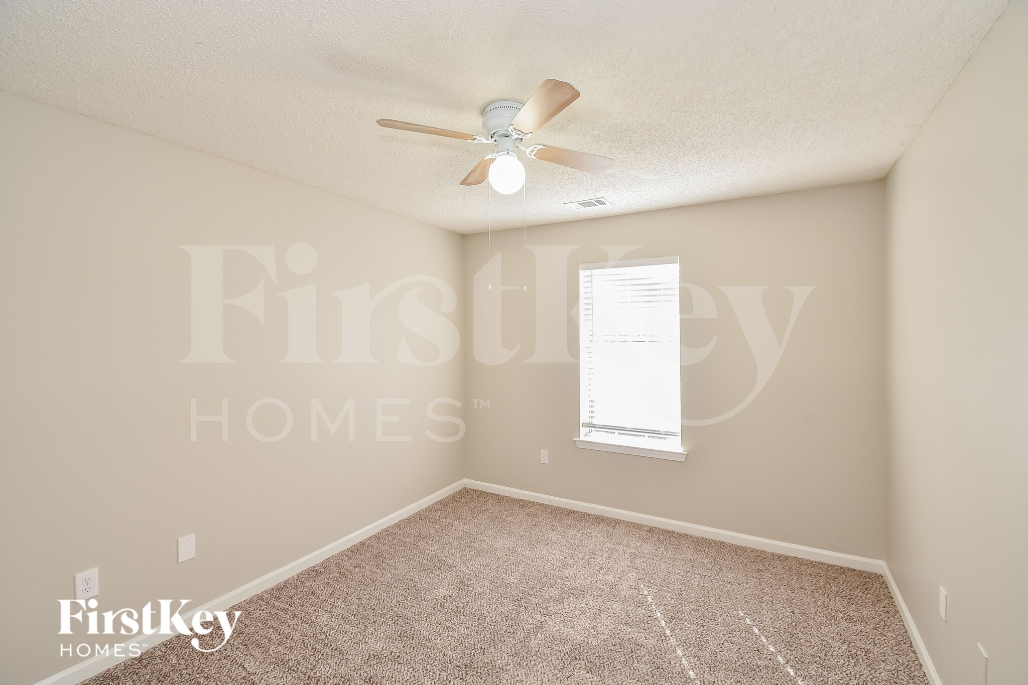 Building Photo - 622 Skyline Dr