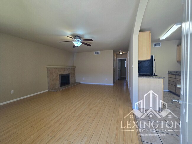 Building Photo - Beautiful, 2BD/1BA, Condo in The Villaggio community, near Madison Ave. and American River College!