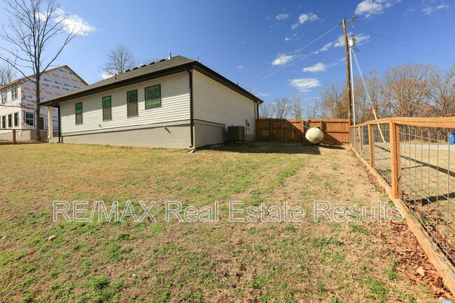 Building Photo - 10 Latheron Pl