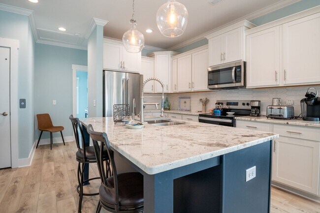 Building Photo - PLAN AND SECURE YOUR WINTER GETAWAY NOW