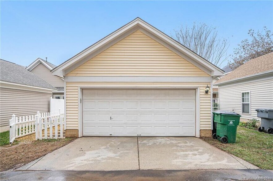 2 car garage - 11323 Deer Ridge Ln