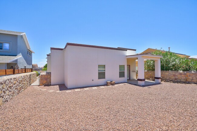 Building Photo - 11457 Lucio Moreno Dr