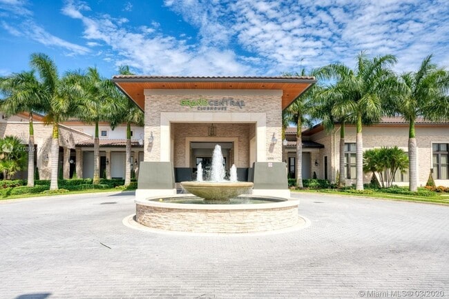 Building Photo - Great Condo unit in Doral