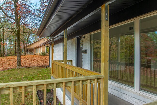 Building Photo - Large Open-Concept 4 Bedroom with Stunning Pond Views!