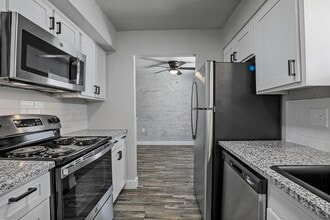 Building Photo - Flats on Handley:  Pool, BBQ Area, Renovated Units