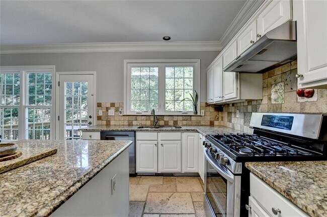Building Photo - 355 Gaines Oak Way