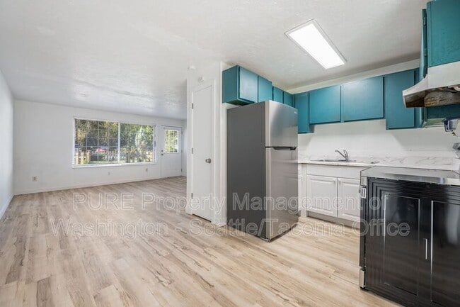 Building Photo - 6415 151st St NW