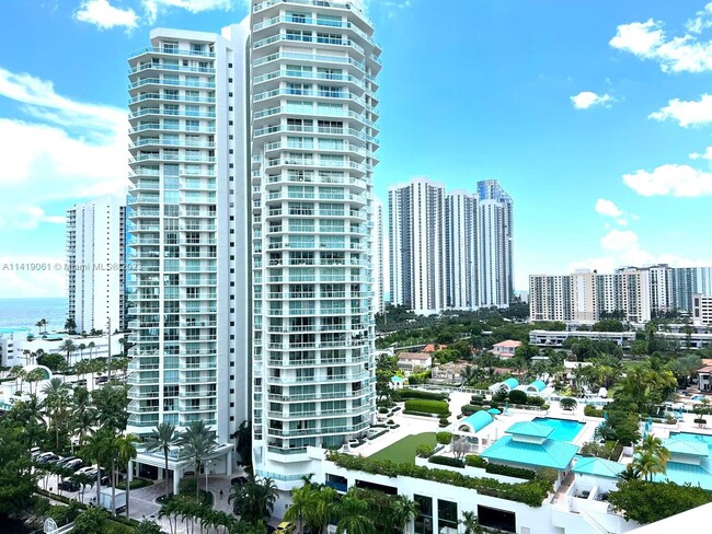 Building Photo - 250 Sunny Isles Blvd