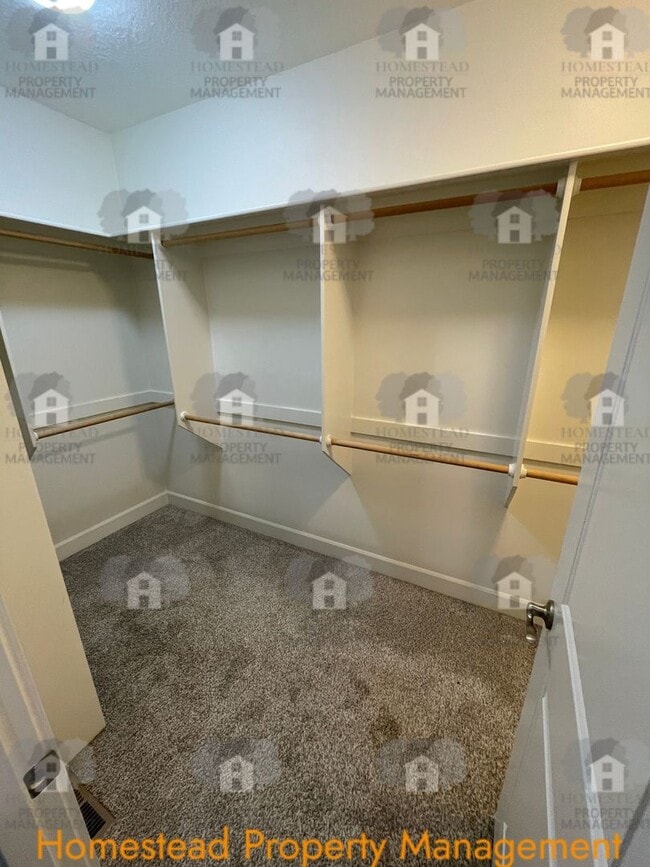 Building Photo - OUTSTANDING SOUTH SALEM LOCATION!