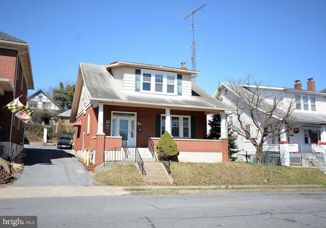Building Photo - 623 Guilford Ave