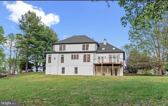Building Photo - 14216 Cervantes Ave