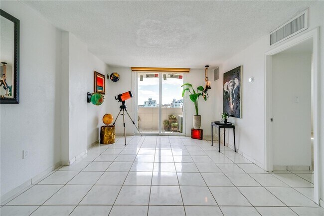 Building Photo - 9400 S Ocean Dr