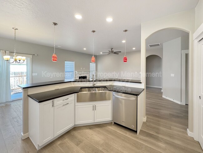 Building Photo - 3851 N Jackie Ln