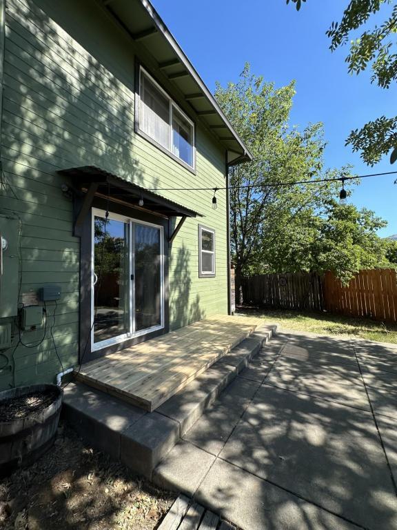 Building Photo - 220 W Hersey St