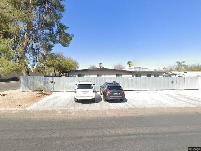 Building Photo - 3555 E 4th St